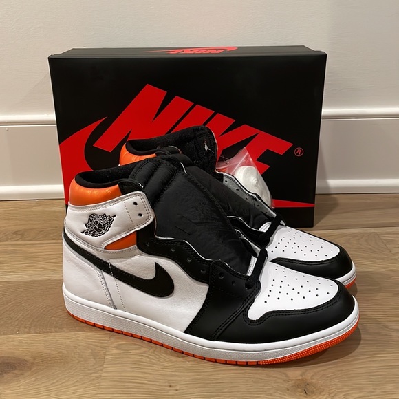 Jordan 1 Electro Orange - Picture 3 of 4
